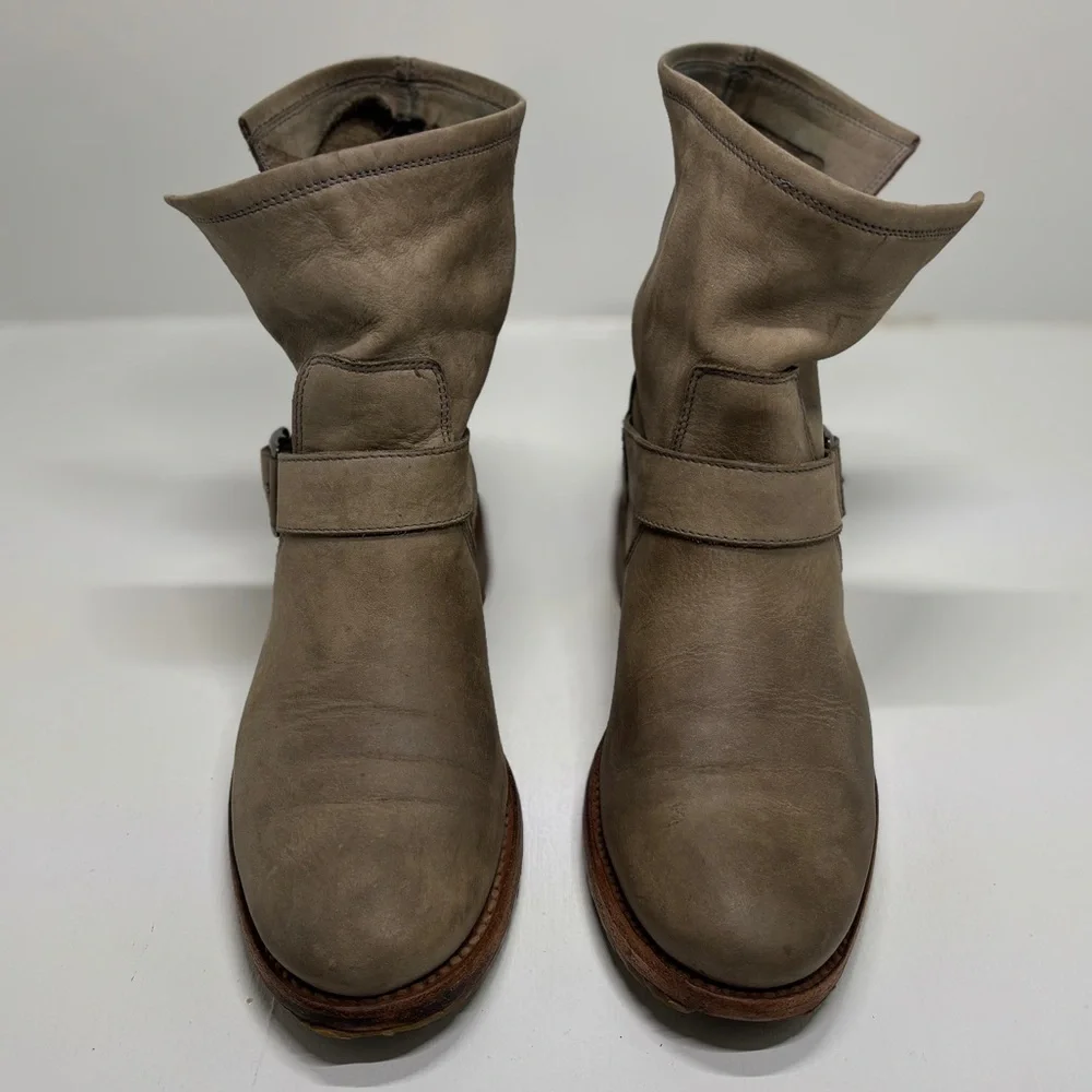 Frye Veronica Short Engineer Boots Gray Distressed Leather Size 8 Made in Mexico